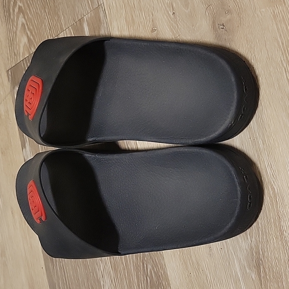 Only used once- Coach slides for Men or Women if you like the style - Picture 2 of 4